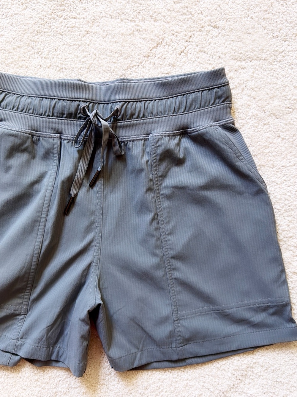NEW🔰 LULULEMON Dance Studio 3.5” Shorts in Gray Pockets Golf Tennis Run Gym Yoga